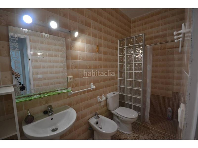 Foto b6ba59cc-d2ac-426a-ac84-d68e9ae95ac8. Piso en puente de cádiz 1 piso amplio y cómodo en calle cádiz en Conil de la Frontera