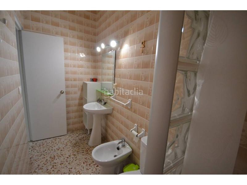 Foto ea555c50-fd7b-48e2-b399-9ce0340125e7. Piso en puente de cádiz 1 piso amplio y cómodo en calle cádiz en Conil de la Frontera