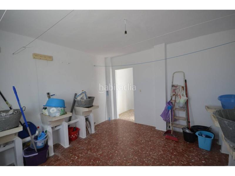 Foto f9f95ca3-6e67-4b88-aa8d-e91b6135eac0. Piso en puente de cádiz 1 piso amplio y cómodo en calle cádiz en Conil de la Frontera