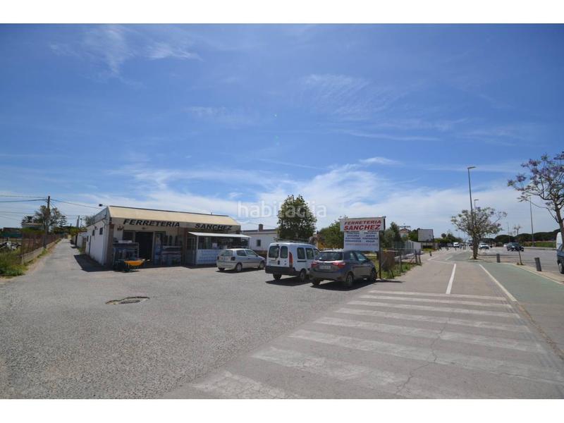 Foto 7193c5c9-f675-46b0-a131-071b9a6a5d22. Local comercial en nacional 340 1 local de 400m2 para explotación comercialhotelera en Conil de la Frontera