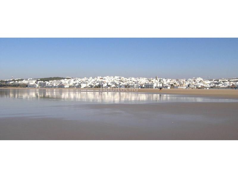 Foto d09f9711-2f69-49ef-833a-91801adf208f. Local comercial en nacional 340 1 local de 400m2 para explotación comercialhotelera en Conil de la Frontera