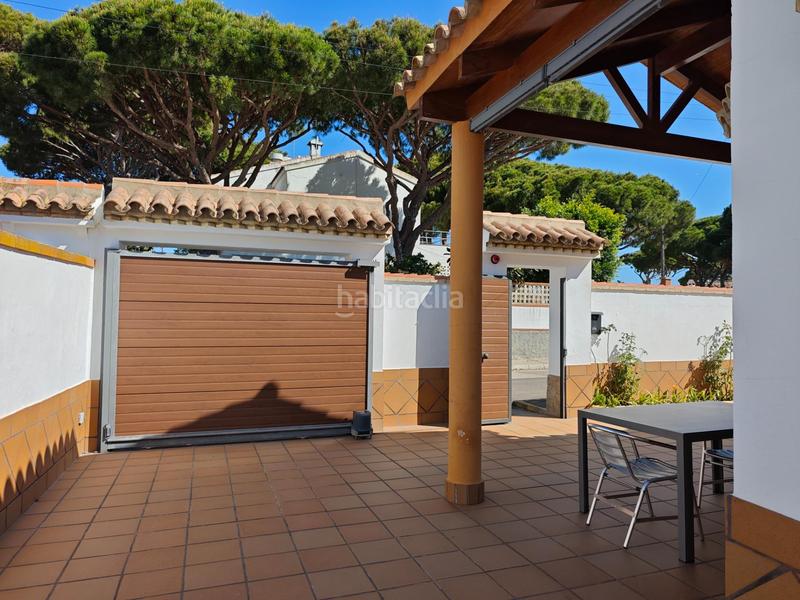 Foto 0a0e8474-0fb4-488e-ac8e-054f9ff1f0e5. Xalet amb calefacció aparcament a La Barrosa Chiclana de la Frontera