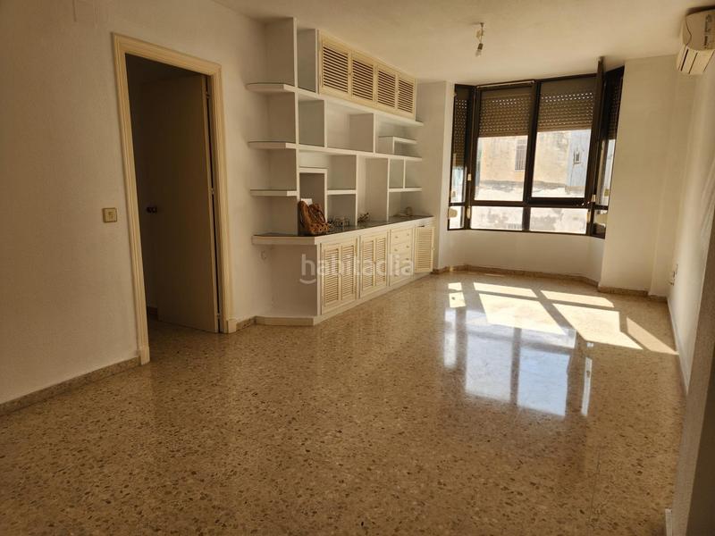 Foto eca0a924-587b-48c9-acca-6b90f5a97a33. Piso  con tres dormitorios y dos baños en pleno centro en San Fernando