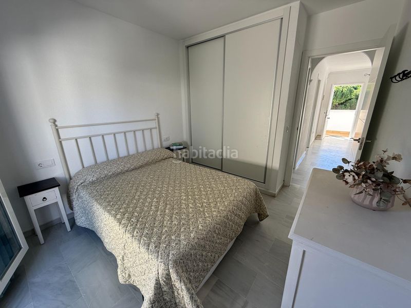 Foto bf872fdf-31dd-44c6-b9f7-db0e8564ed08. Apartament amb piscina a La Barrosa Chiclana de la Frontera