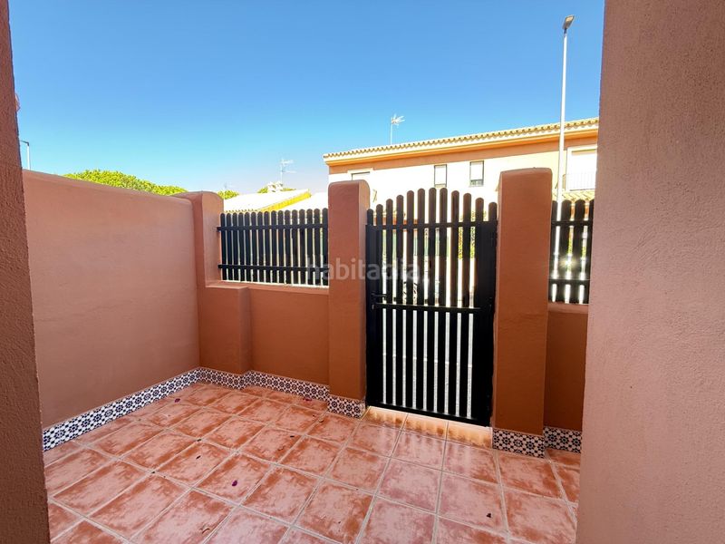 Foto 1d19410a-9985-4903-9317-e9857cca591a. Casa adossada amb piscina a Sancti Pietri Chiclana de la Frontera