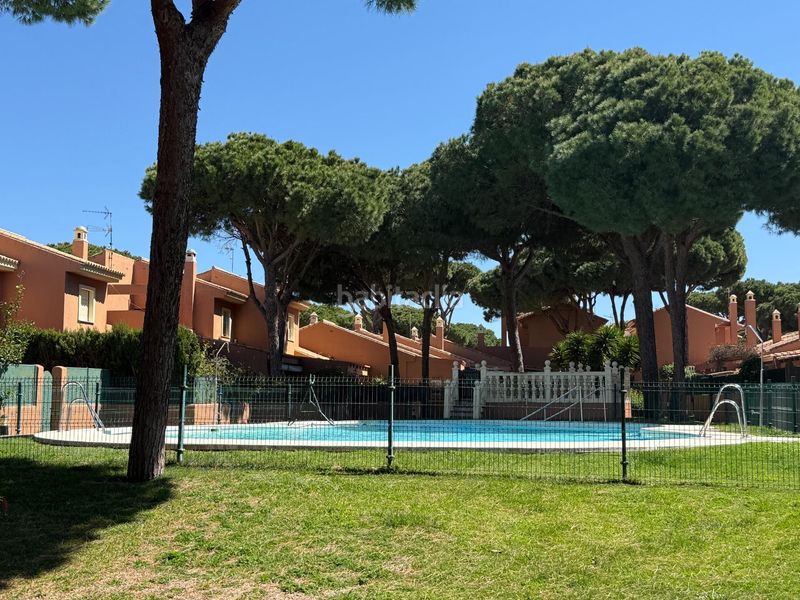 Foto 45bc1784-b20d-4e21-bb67-25f0baec5989. Casa adossada amb piscina a Sancti Pietri Chiclana de la Frontera