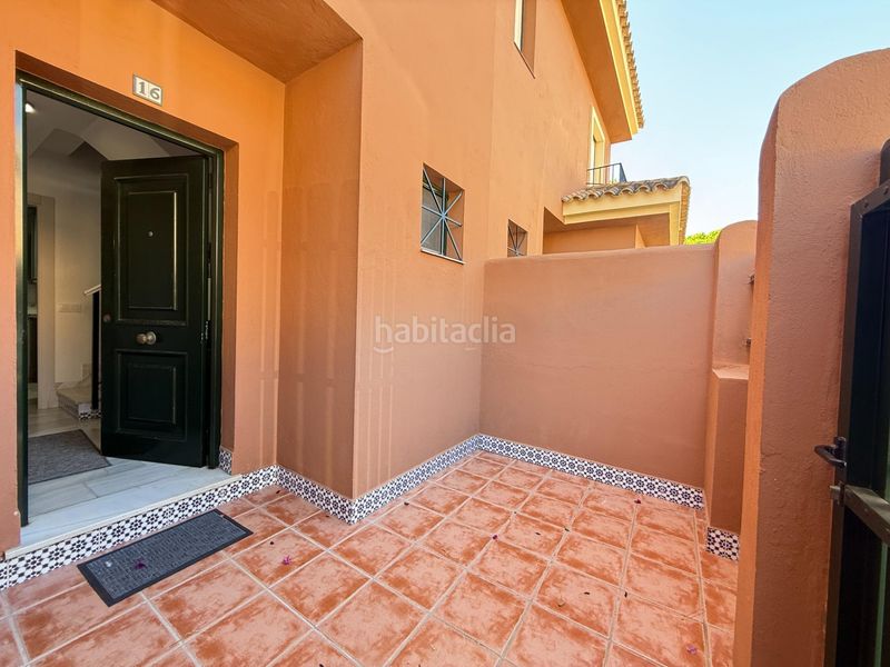 Foto 9b5e746b-d13f-4bd1-a878-0888c1728a6c. Casa adossada amb piscina a Sancti Pietri Chiclana de la Frontera