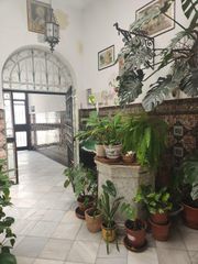 Casa  Calle real. Casa sola en un lugar emblemático