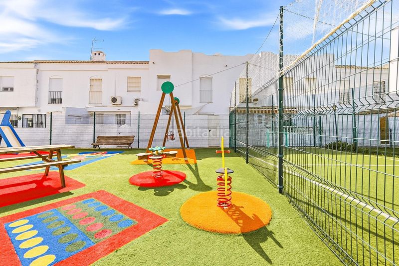 Foto 723c2592-9731-4441-9b08-46b5f146f16e. Apartament amb aparcament piscina a Los Gallos Chiclana de la Frontera