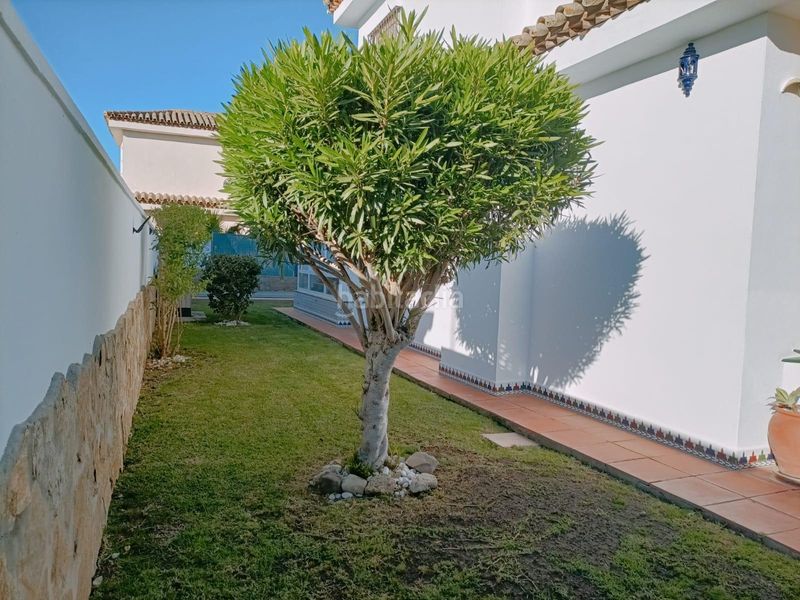 Foto 08384d13-a995-423e-ae6d-0eb4577cf605. Xalet amb calefacció aparcament piscina a Sancti Pietri Chiclana de la Frontera