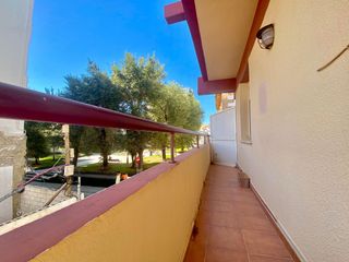Appartement  Calle gonzalez camoyano. Necesitas espacio? 4 dormitorios, 2 baños y terraza en la zona d