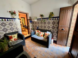 Casa  Calle calle álava. Casa con patio, terraza y 3 dormitorios en la zona de calle calv