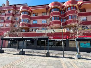 Location Local commercial  Calle gran vía. Local en calle gran via de majadahonda