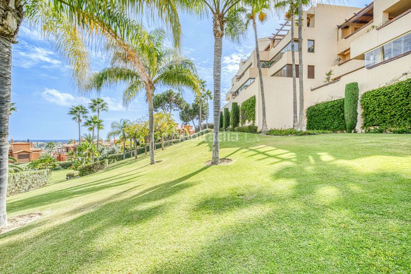 Foto 00e771d9-1e32-4cb9-b27f-c5f7d93d72ea. Planta baixa amb calefacció aparcament piscina a Benahavís