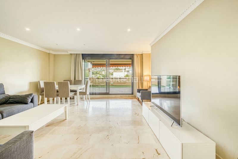 Foto 0c0f6ab7-885a-41a9-ab09-c195758b6558. Planta baixa amb calefacció aparcament piscina a Benahavís