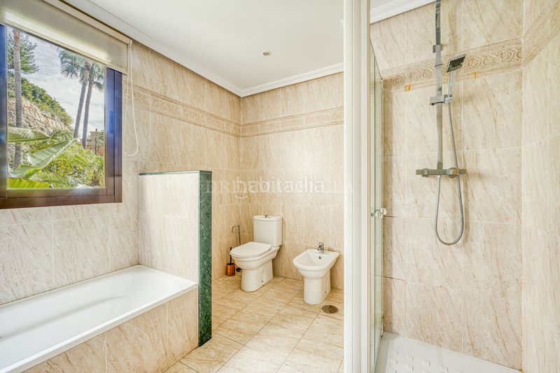 Foto 2b5e03c9-830f-460f-b13b-0b6cf26c2a88. Planta baixa amb calefacció aparcament piscina a Benahavís