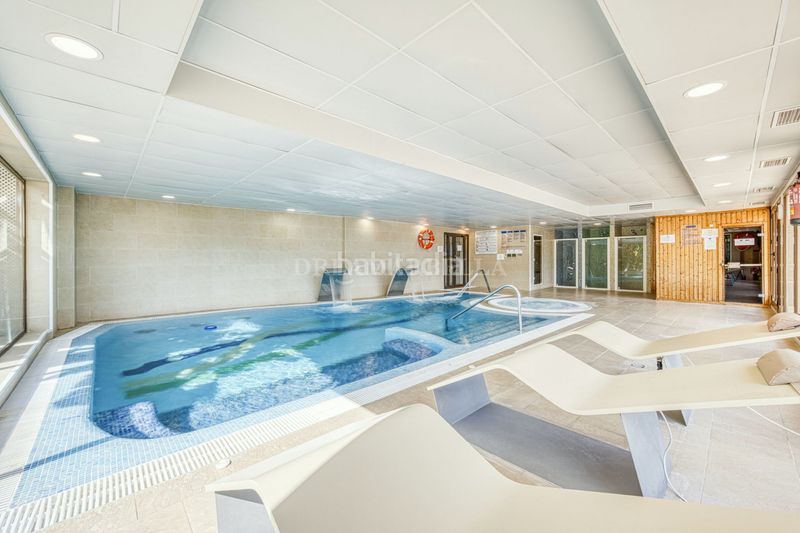 Foto 3a0b38df-d661-407f-9512-d6534301841e. Planta baixa amb calefacció aparcament piscina a Benahavís