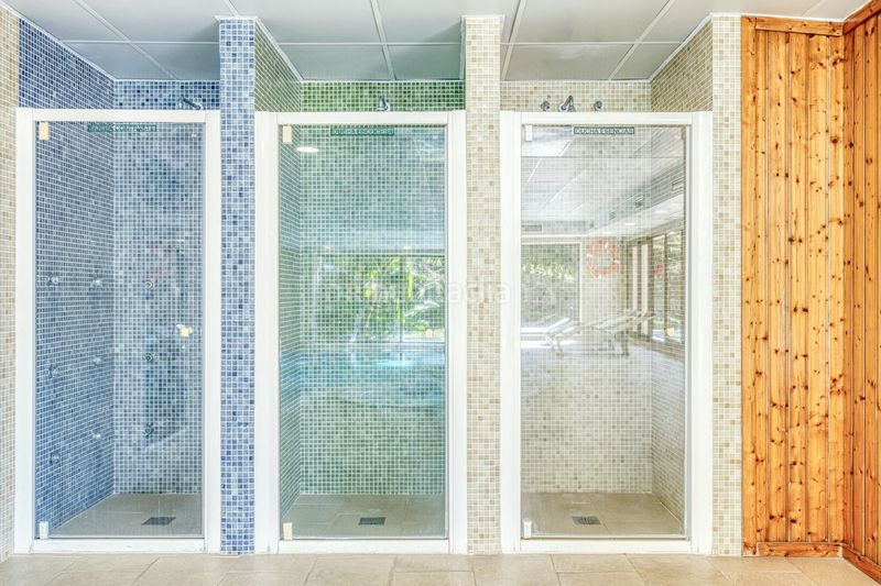 Foto 3fff5bd5-4c3c-462b-a299-f903b911b735. Planta baixa amb calefacció aparcament piscina a Benahavís