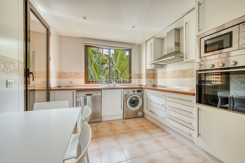 Foto 41e1a0b9-89db-4abc-8ae8-2da4129fdeaf. Planta baixa amb calefacció aparcament piscina a Benahavís