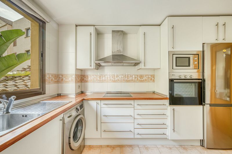 Foto a98a1204-3d51-48e5-85e6-af50bcdade46. Planta baixa amb calefacció aparcament piscina a Benahavís