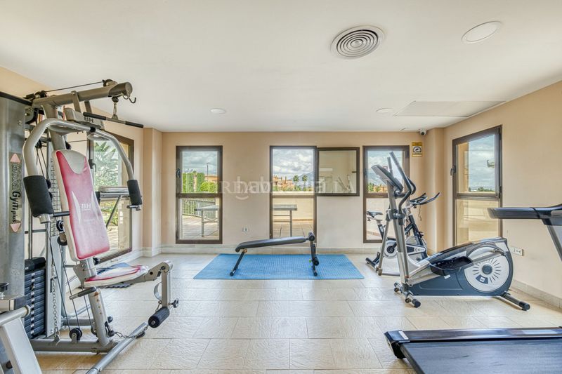 Foto bc33413a-8fc3-492d-9134-96c9eff1896c. Planta baixa amb calefacció aparcament piscina a Benahavís