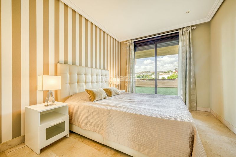 Foto e574dc69-0e4c-487b-8635-b3d58d0992c8. Planta baixa amb calefacció aparcament piscina a Benahavís