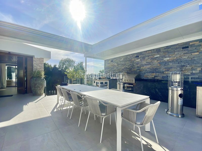 Foto b8637bff-9df9-4f56-8cff-251db6b6f672. Casa amb aparcament piscina a El Rosario - Ricmar Marbella