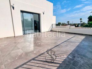 Foto 476e891d-d78f-4dca-b018-f882960325b0. Xalet amb calefacció aparcament piscina a Los Girasoles Sant Vicent del Raspeig