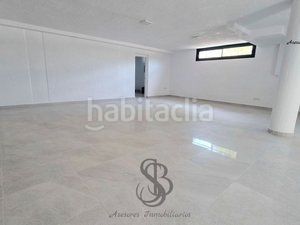 Foto 5aad1fd6-fb08-4e20-a52c-758868f57654. Xalet amb calefacció aparcament piscina a Los Girasoles Sant Vicent del Raspeig