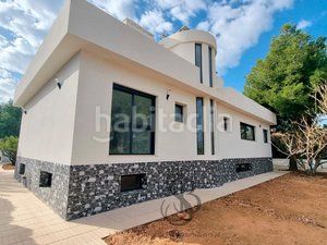 Foto ca9c7504-6985-4836-abcb-755ac51a9f16. Xalet amb calefacció aparcament piscina a Los Girasoles Sant Vicent del Raspeig