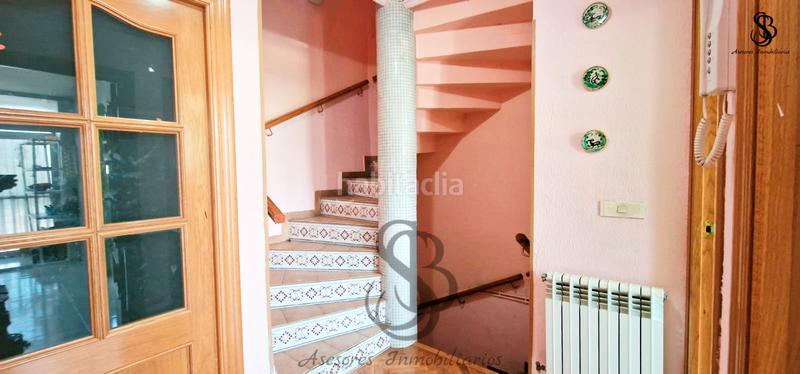 Foto 570f3e62-1a99-4deb-a775-328ac71992e3. Casa adossada amb xemeneia calefacció aparcament a Alicante