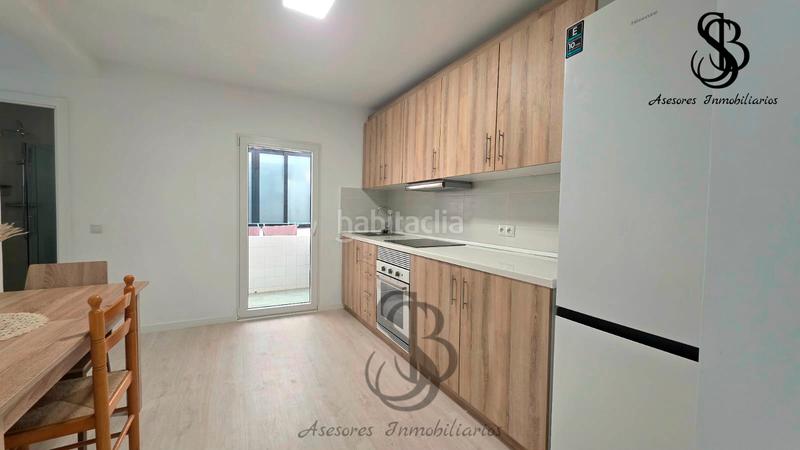 Foto 9a2f17f0-632c-48d2-9085-4aea79b1664d. Piso 2a linea de playa en Campello Playa Campello (el)