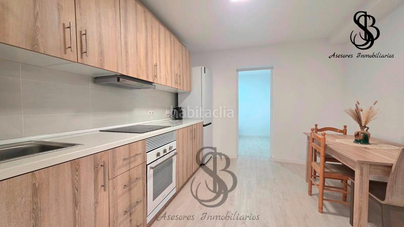 Foto b950b336-0f89-449b-94e6-dfdf338d216a. Piso 2a linea de playa en Campello Playa Campello (el)