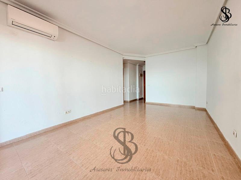 Foto b7a35be8-d4a4-4a1c-b929-c226ceac642a. Flat with heating pool in Playa Muchavista Campello (el)