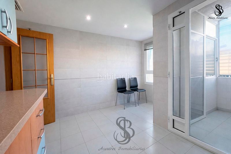 Foto b526d03d-f4a2-49e5-a1ee-c6ca2e2cf752. Pis amb calefacció aparcament piscina a Paus - Polígono San Blas Alicante