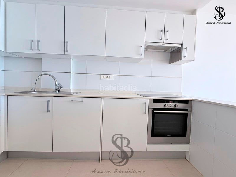 Foto ef17adab-cfd6-45f2-bdef-15b4cd59fd85. Piso en Playa Muchavista Campello (el)