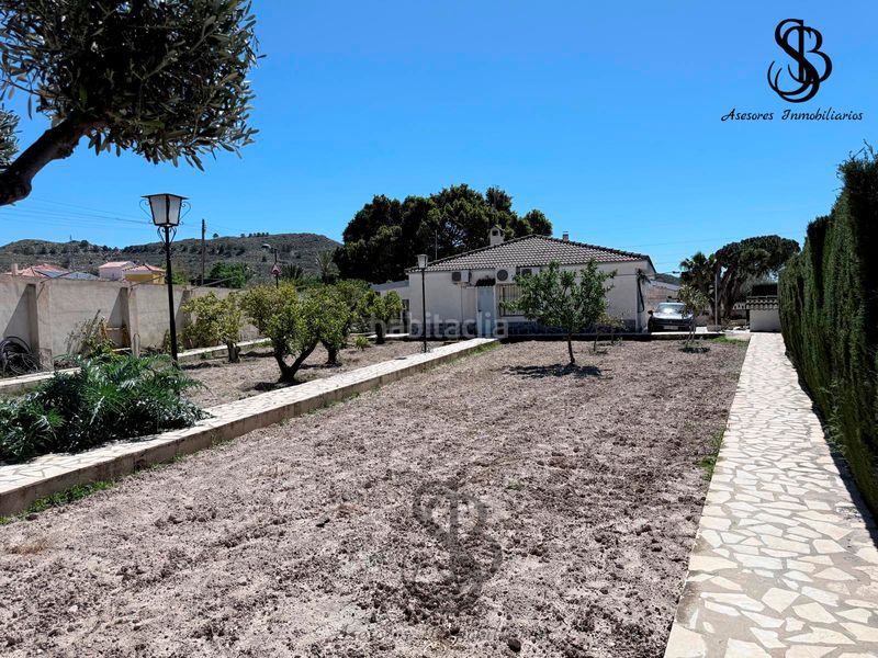 Foto 0f05daae-7245-4500-a8d4-53e9987136f2. Xalet amb xemeneia calefacció aparcament piscina a Busot