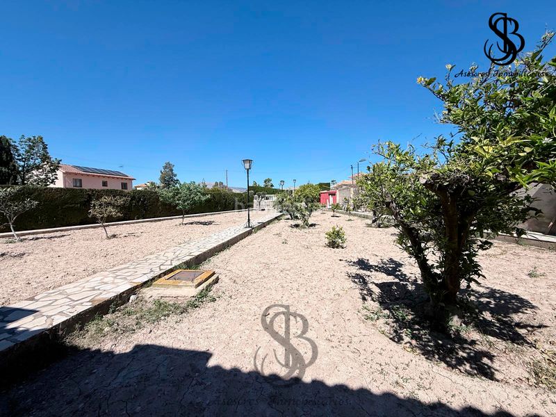 Foto 38751682-bd97-4654-b824-0bb166b4edde. Xalet amb xemeneia calefacció aparcament piscina a Busot