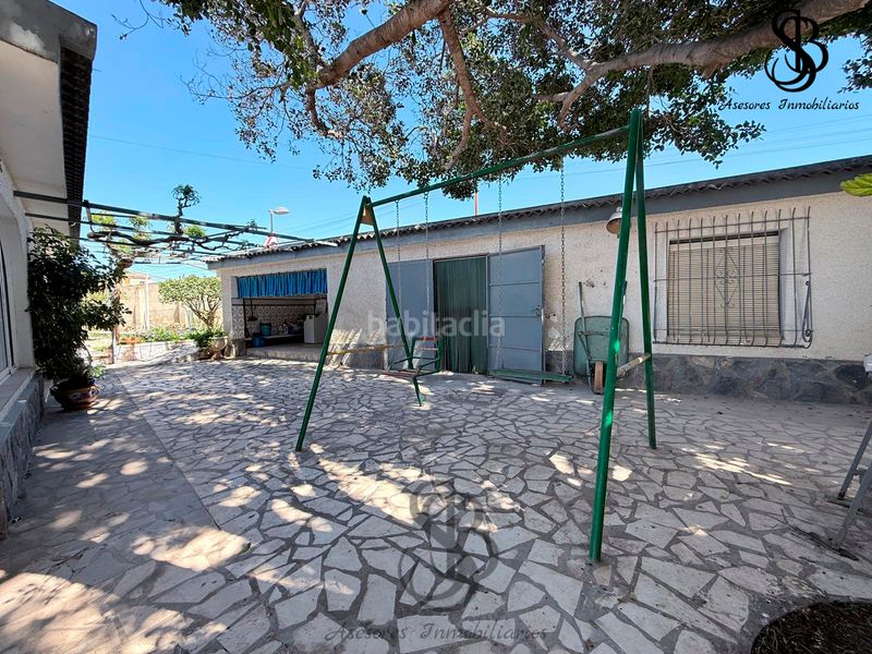 Foto 54eba231-82de-4100-9636-939d49196504. Xalet amb xemeneia calefacció aparcament piscina a Busot