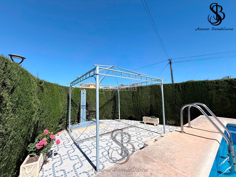 Foto ad2c839a-7d75-448d-aa12-fb08ca1b1d50. Xalet amb xemeneia calefacció aparcament piscina a Busot