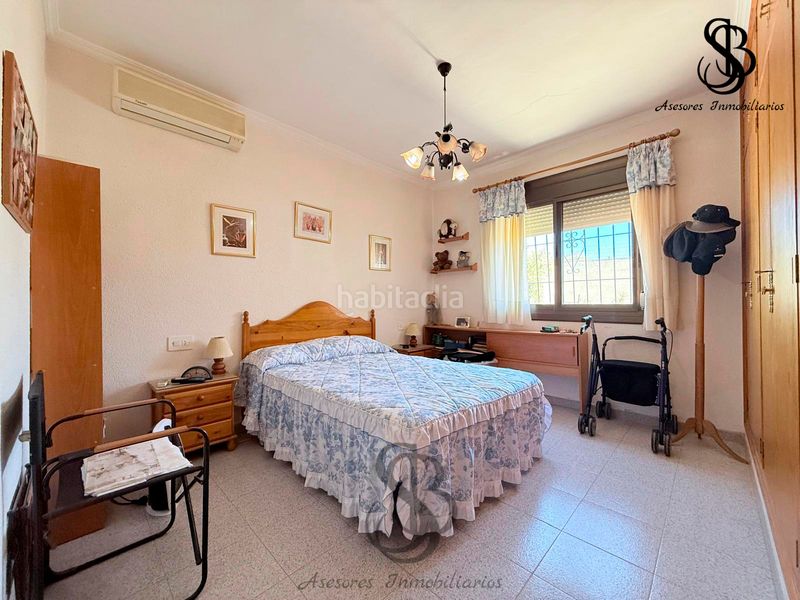 Foto c14d2d70-054b-47f4-82b4-c514258e8200. Xalet amb xemeneia calefacció aparcament piscina a Busot