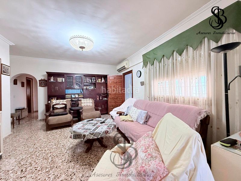 Foto d8c245c8-6105-4cd0-be9f-7580a6c8e324. Xalet amb xemeneia calefacció aparcament piscina a Busot