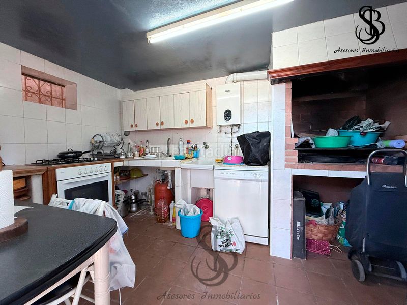 Foto dfe95e97-6fbf-4a0f-96f8-7d13a2310ca8. Xalet amb xemeneia calefacció aparcament piscina a Busot