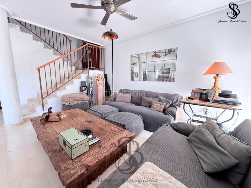 Foto 5507c695-35c9-41ca-a0fa-48add9f0f98d. Casa aparellada amb xemeneia calefacció aparcament piscina a Mutxamel