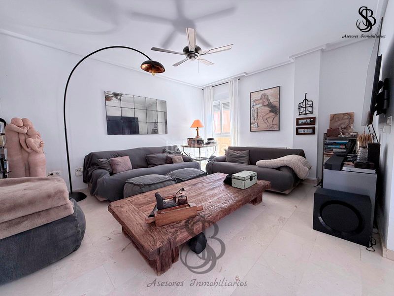 Foto c4e96f61-6899-452a-abdf-6e13d56ba730. Casa aparellada amb xemeneia calefacció aparcament piscina a Mutxamel