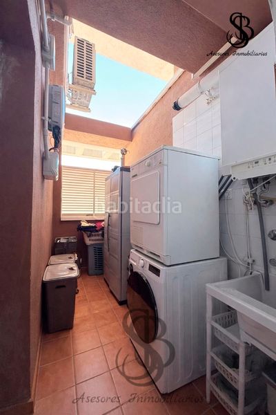 Foto e66f77b1-203b-4e3c-befc-44f2563145b2. Casa aparellada amb xemeneia calefacció aparcament piscina a Mutxamel