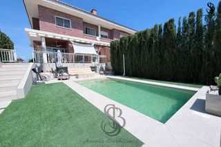 Casa bifamiliare in Almajada-Ravel