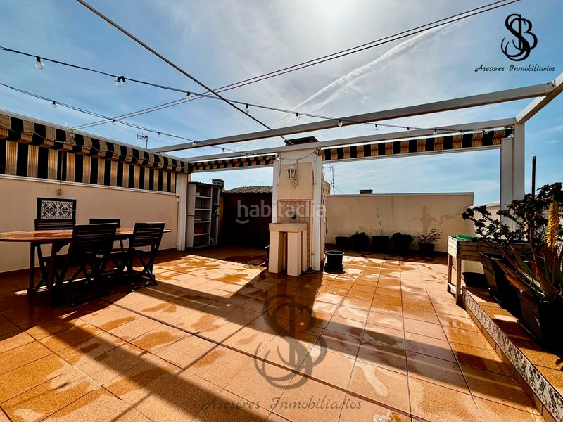 Foto 7a1cc2b6-8e5a-434c-813d-0d20629ad857. Àtic amb calefacció aparcament piscina a Campello Playa Campello (el)