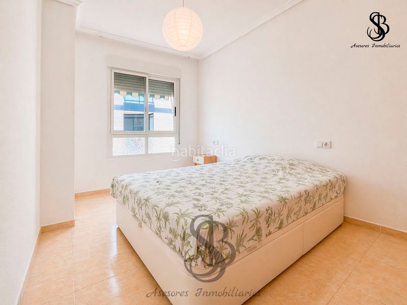 Foto b96b62da-cc6e-4b18-96ed-449b6a98b34c. Àtic amb calefacció aparcament piscina a Campello Playa Campello (el)