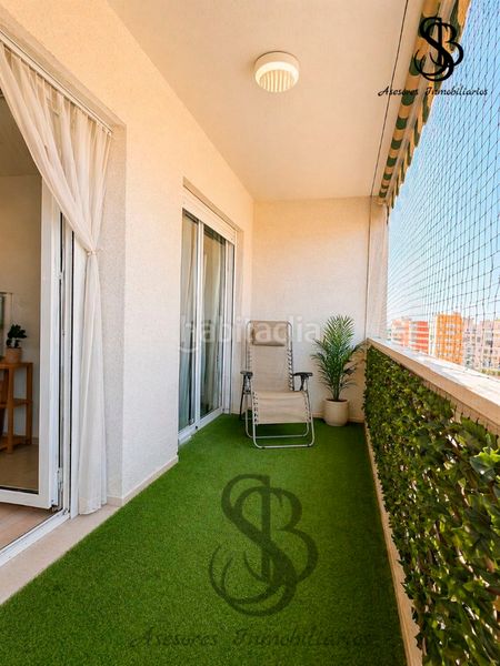 Foto b9e983fd-8d30-4bf8-bf37-74b2f44eab76. Àtic amb calefacció aparcament piscina a Campello Playa Campello (el)